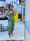 MACACÃO KÍMIKA FEITO EM CREPE FLUIDO E RISCA DE GIZ VERDE
