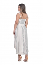 VESTIDO KÍMIKA MULLET EM TECIDO LEVE BEGE.