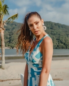 VESTIDO KÍMIKA CURTO COM ESTAMPA EXCLUSIVA AZUL.