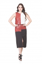 CONJUNTO KÍMIKA SAIA MÍDI EM MALHA E COURO ECOLÓGICO BICOLOR VERMELHO.