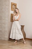 VESTIDO MÍDI KÍMIKA FEITO EM LINHO BORDADO PALHA.