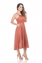 VESTIDO KÍMIKA MÍDI MALHA DEVORÉ COM BRILHO DISCRETO LARANJA.