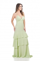 VESTIDO KÍMIKA LONGO EM CREPE FLUÍDO VERDE.