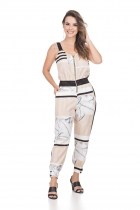 MACACÃO KÍMIKA COM DETALHE EM LOGOMANIA ESTAMPADO.