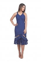 VESTIDO KÍMIKA MÍDI EM RENDA AZUL.