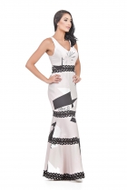 VESTIDO LONGO KÍMIKA COM CAIMENTO SEREIA BEGE.