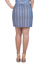 SAIA KÍMIKA CURTA EM CHAMBRAY LISTRADA.