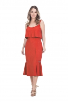 VESTIDO MÍDI KÍMIKA EM CREPE TEXTURIZADO VERMELHO.