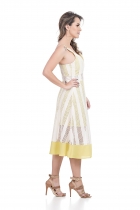 VESTIDO MÍDI KÍMIKA EM RENDA MACRAMÊ AMARELO.