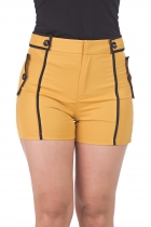 SHORT SINTONIA COM DETALHES EM VIÉS MOSTARDA.
