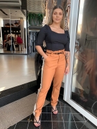 CONJUNTO KÍMIKA DE CALÇA CASUAL E BLUSA EM MALHA PRETA