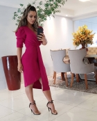 VESTIDO MÍDI KÍMIKA MONOCROMÁTICO COM BUSTO TORCIDO ROSA