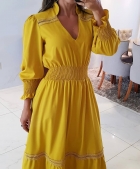 VESTIDO MÍDI KÍMIKA EM CREPE TEXTURIZADO MONOCROMÁTICO AMARELO