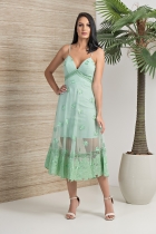 VESTIDO MÍDI KÍMIKA EM TULE BORDADO VERDE.