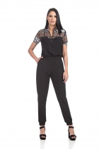 CONJUNTO KÍMIKA DE CALÇA EM CREPE PRETO.