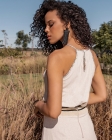 CONJUNTO KÍMIKA EM SAIA MÍDI FEITO EM LINHO