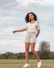 CONJUNTO KÍMIKA DE SHORT EM FIBRAS NATURAIS E BLUSA EM LINHO OFF WHITE