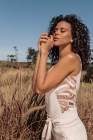 CONJUNTO KÍMIKA DE CALÇA EM LINHO COM DETALHES EM PAETÊ