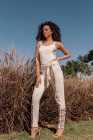 CONJUNTO KÍMIKA DE CALÇA EM LINHO COM DETALHES EM PAETÊ