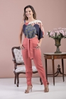 CONJUNTO KÍMIKA DE CALÇA DE SARJA LARANJA E BLUSA ESTAMPA EXCLUSIVA