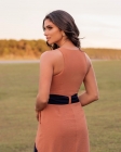 VESTIDO MÍDI KÍMIKA COM FENDA EM CREPE FLUÍDO TRICOLOR