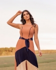 VESTIDO MÍDI KÍMIKA COM FENDA EM CREPE FLUÍDO TRICOLOR