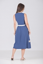VESTIDO MÍDI KÍMIKA LISO COM DETALHES AZUL.